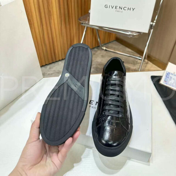 Givenchy кроссовки PR821160 5
