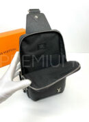 Louis Vuitton Avenue Sling из кожи Taigа рюкзак PR463582 26