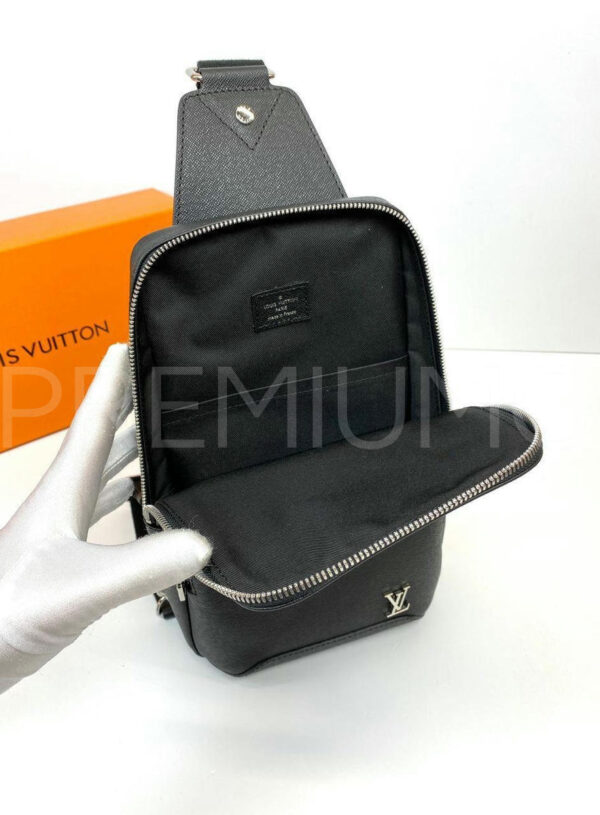 Louis Vuitton Avenue Sling из кожи Taigа рюкзак PR463582 2