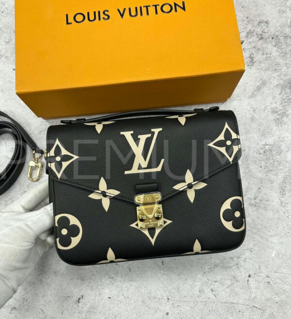 Louis Vuitton Pochette Métis сумка PR580479 26