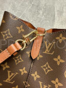 Louis Vuitton NeoNoe сумка PR318359 37