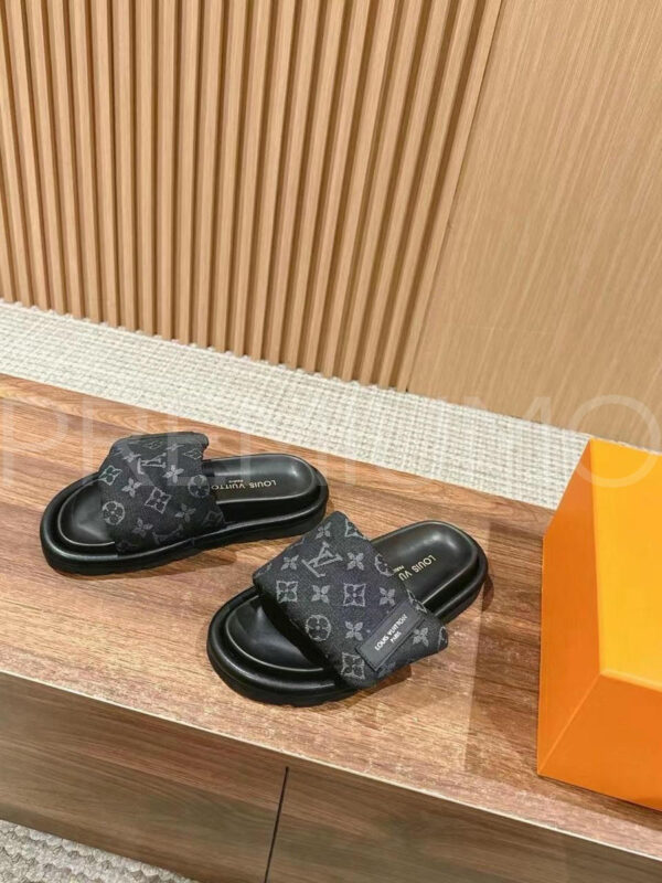 Louis Vuitton шлепанцы PR978196