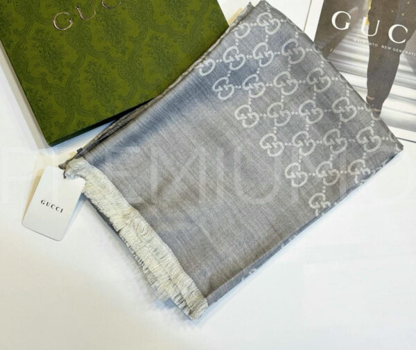 Gucci палантин PR413296
