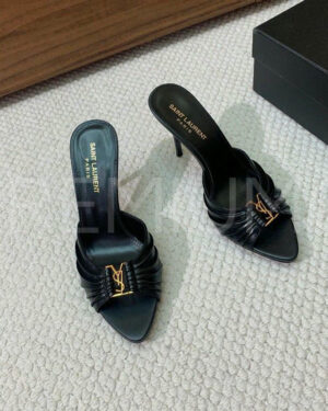 Yves Saint Laurent сабо PR703900