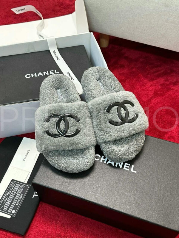 Chanel шлепанцы PR123395 7