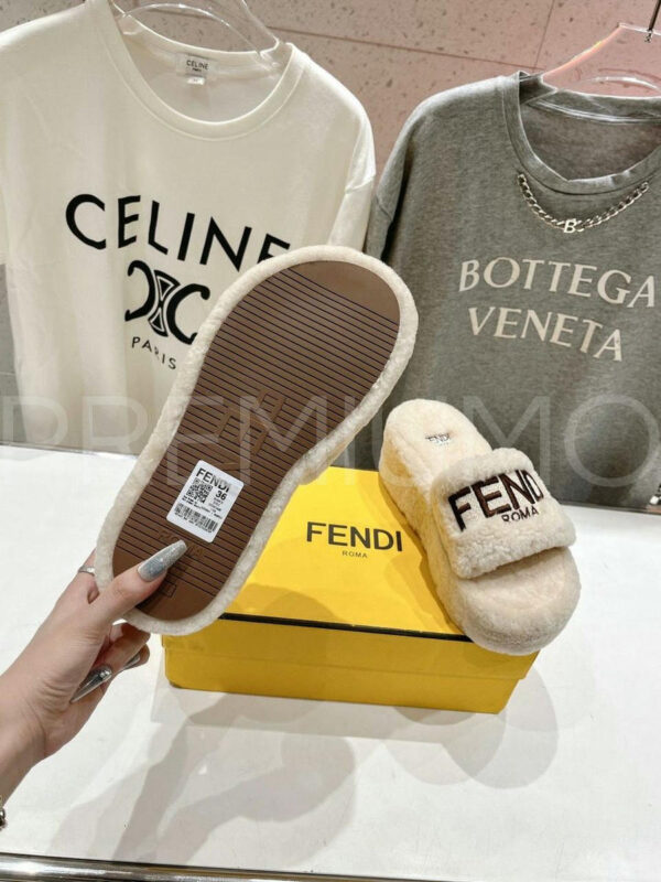 Fendi шлепанцы PR247278 7