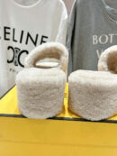Fendi шлепанцы PR247278 16
