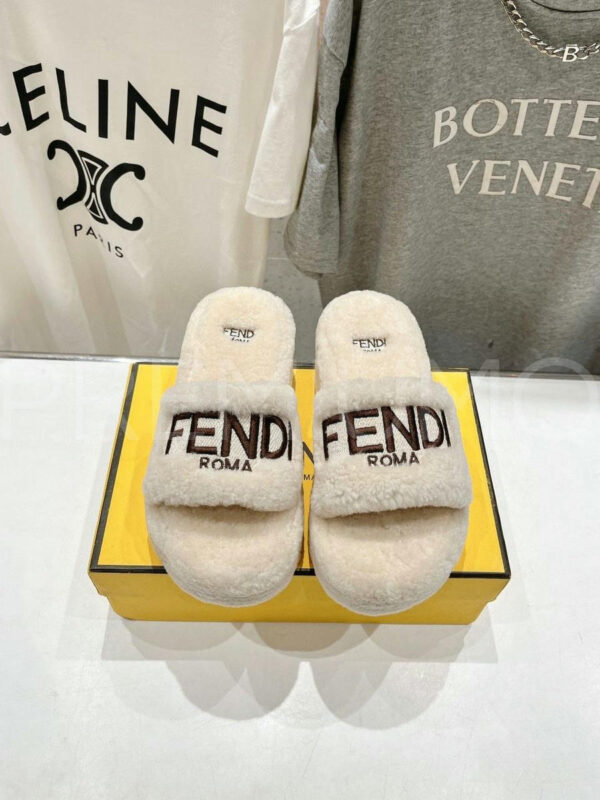 Fendi шлепанцы PR247278 5
