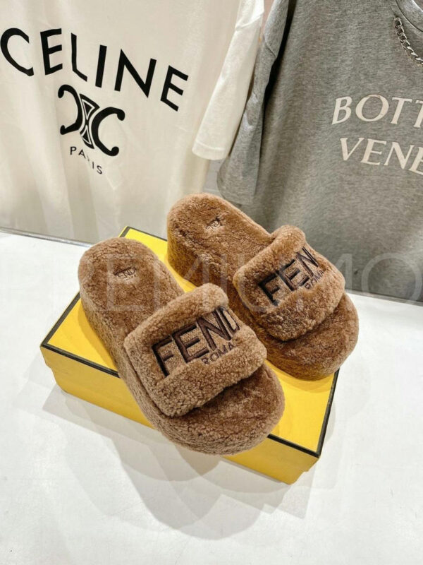 Fendi шлепанцы PR541850