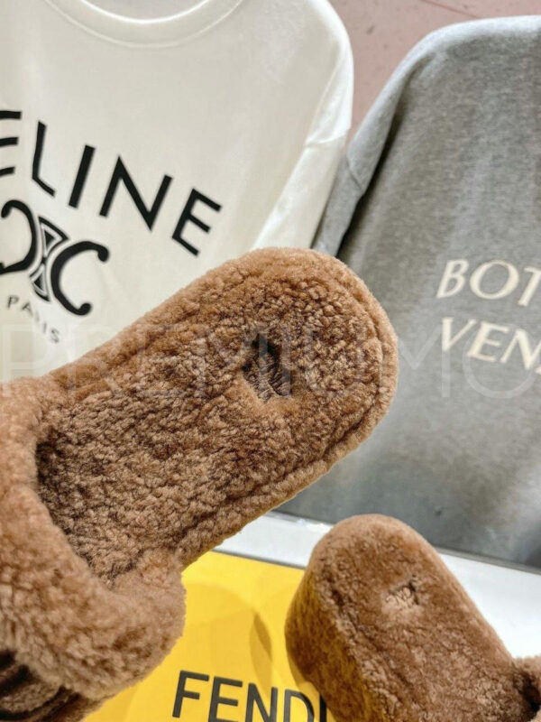 Fendi шлепанцы PR541850 6