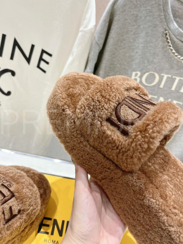 Fendi шлепанцы PR541850 7