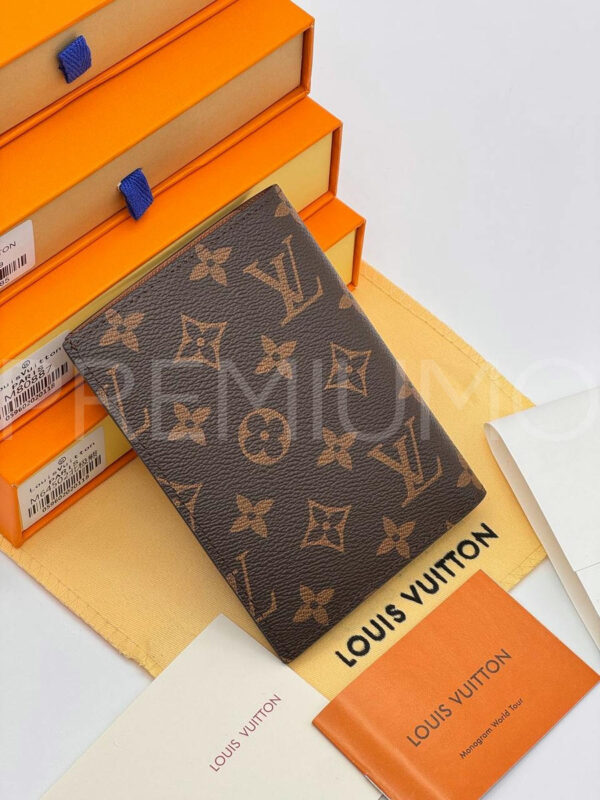 Louis Vuitton обложка на паспорт PR438506 2