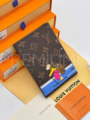 Louis Vuitton обложка на паспорт PR850311 6