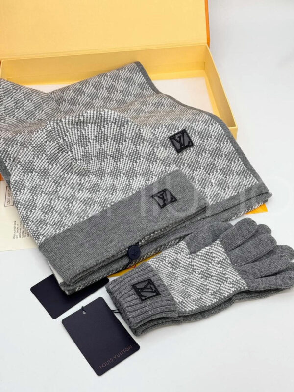Louis Vuitton комплект PR823849 2