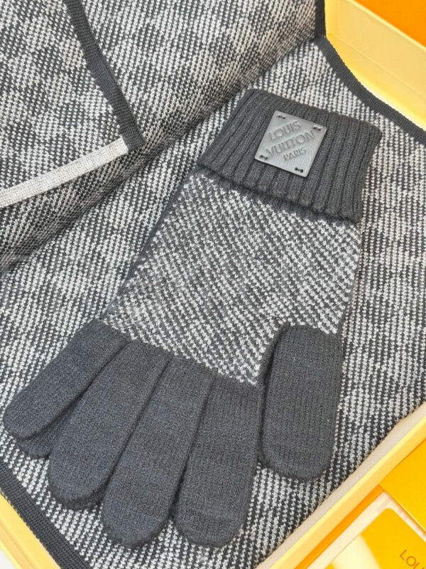 Louis Vuitton комплект PR766664 4