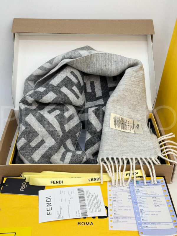 Fendi шарф PR725279 5