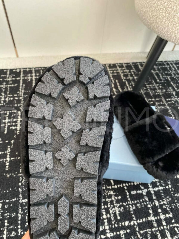 Prada шлепанцы PR458169 9