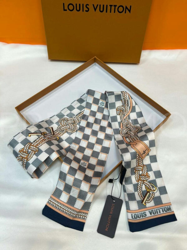 Louis Vuitton твилли PR650503