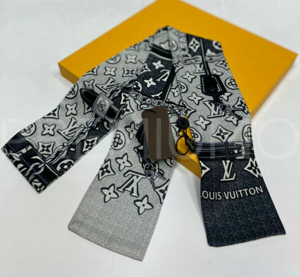 Louis Vuitton твилли PR767495