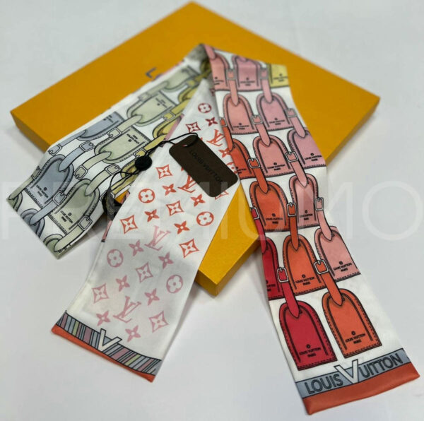 Louis Vuitton твилли PR359382