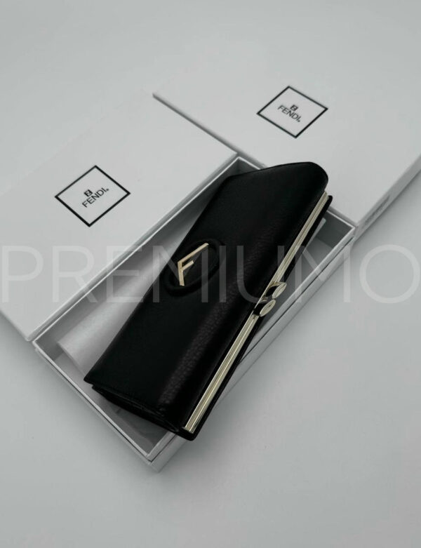 Fendi кошелек PR484319 3
