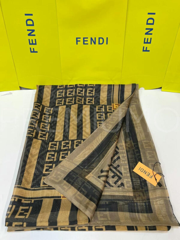 Fendi палантин PR499924 4