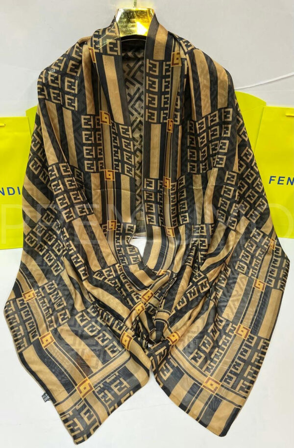 Fendi палантин PR499924
