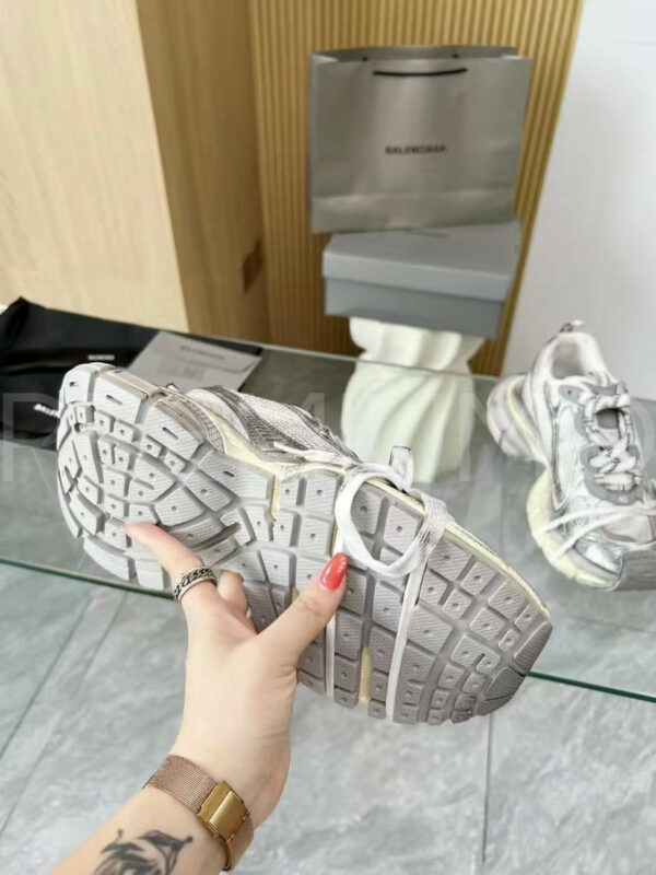 Balenciaga кроссовки PR906856 5