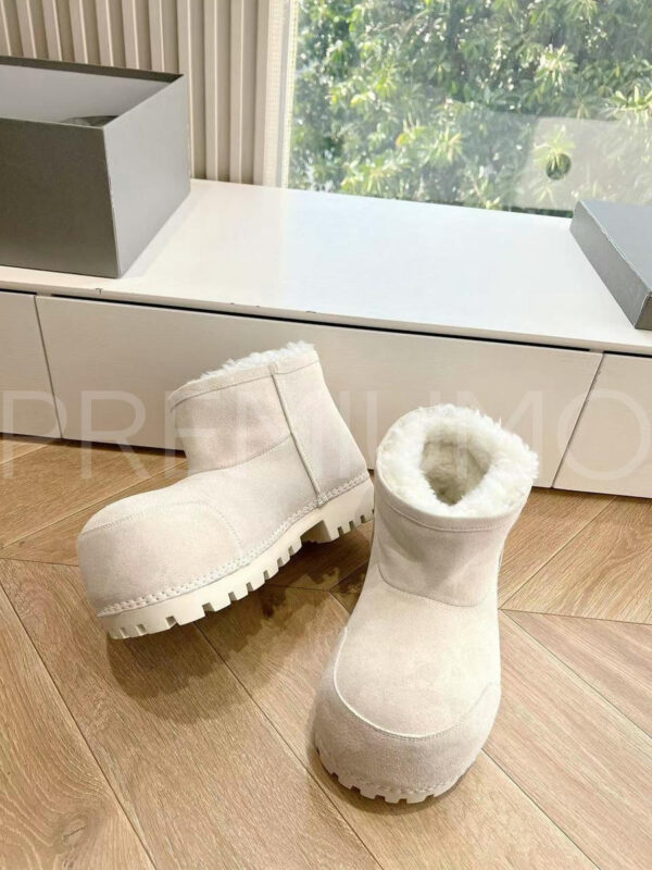 Balenciaga WOMEN’S ALASKA FUR BOOTIE дизайнерские угги PR581642 3