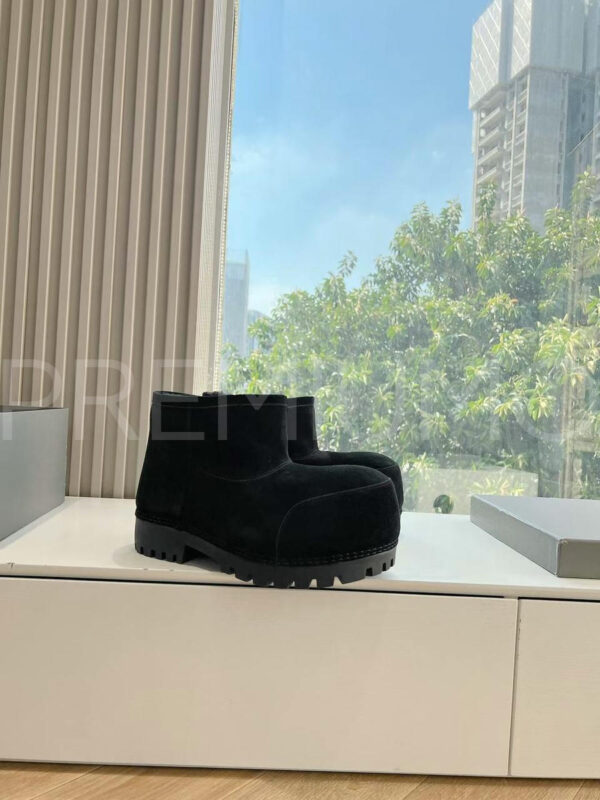Balenciaga WOMEN’S ALASKA FUR BOOTIE лимитированные угги PR583274