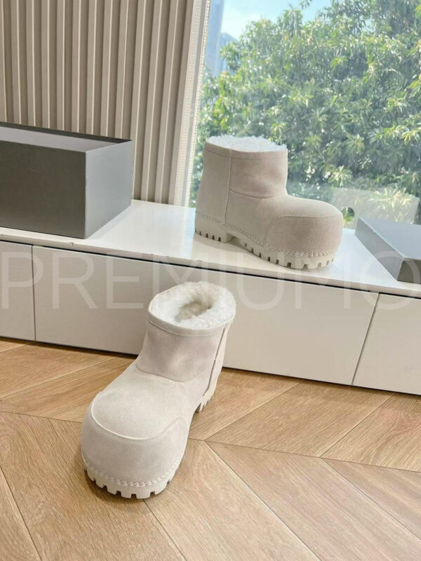 Balenciaga WOMEN’S ALASKA FUR BOOTIE дизайнерские угги PR581642 2
