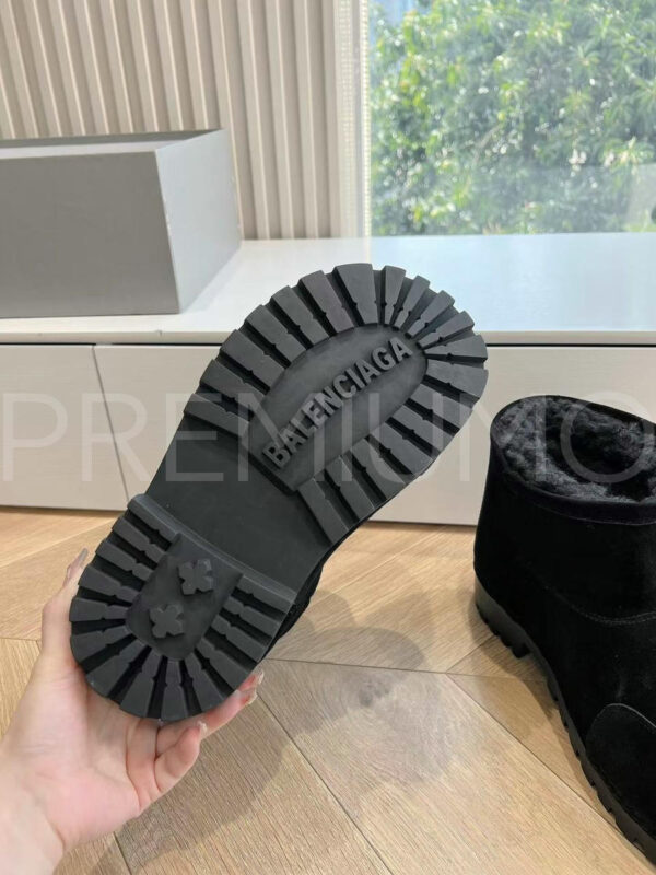 Balenciaga WOMEN’S ALASKA FUR BOOTIE лимитированные угги PR583274 4