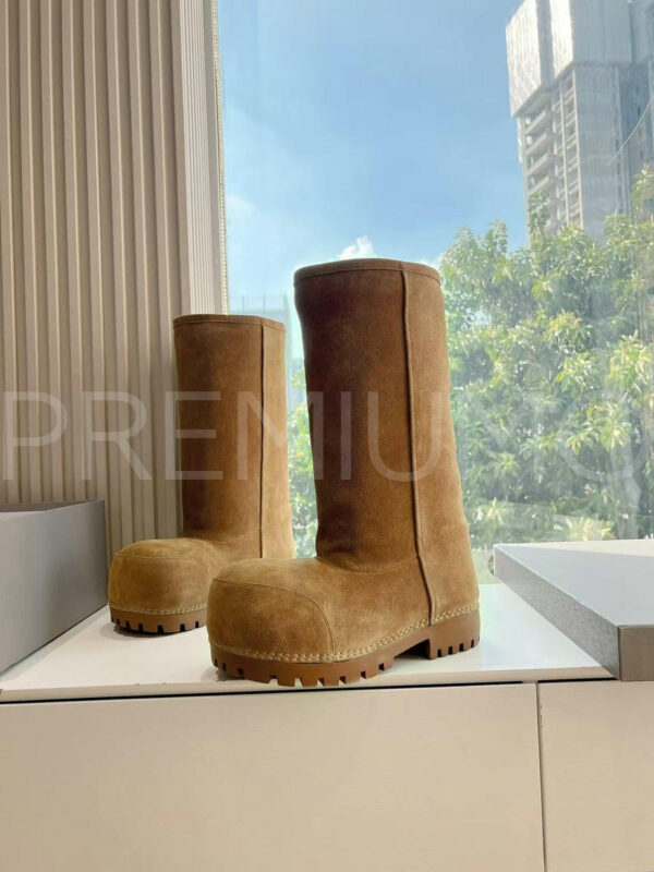 Balenciaga WOMEN’S ALASKA FUR BOOTIE угги трендовые PR138031 4
