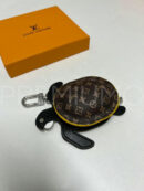 Louis Vuitton брелок PR498419 3