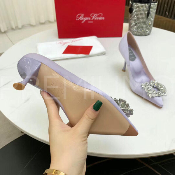 Roger Vivier RV Bouquet Strass Buckle Pumps in Satin туфли PR126958 8