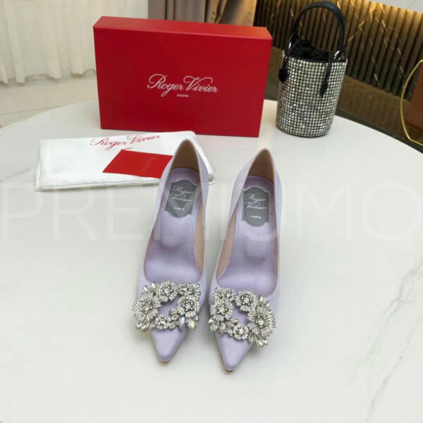 Roger Vivier RV Bouquet Strass Buckle Pumps in Satin туфли PR126958 3