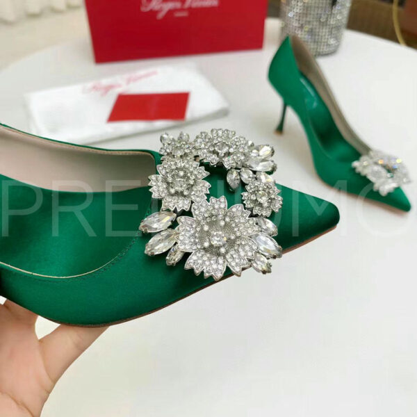 Roger Vivier RV Bouquet Strass Buckle Pumps in Satin туфли PR571752 8