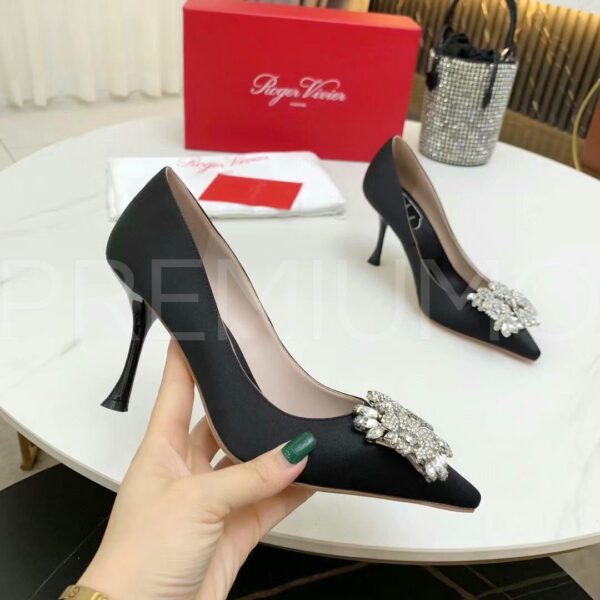 Roger Vivier RV Bouquet Strass Buckle Pumps in Satin туфли PR693881 4