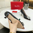 Roger Vivier RV Bouquet Strass Buckle Pumps in Satin туфли PR693881 26