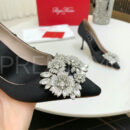 Roger Vivier RV Bouquet Strass Buckle Pumps in Satin туфли PR693881 23