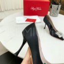 Roger Vivier RV Bouquet Strass Buckle Pumps in Satin туфли PR693881 25
