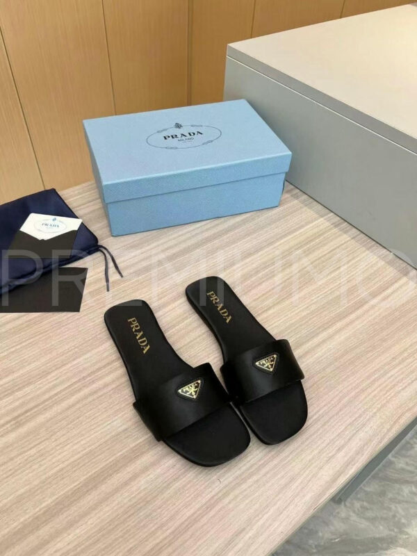 Prada шлепанцы PR184402