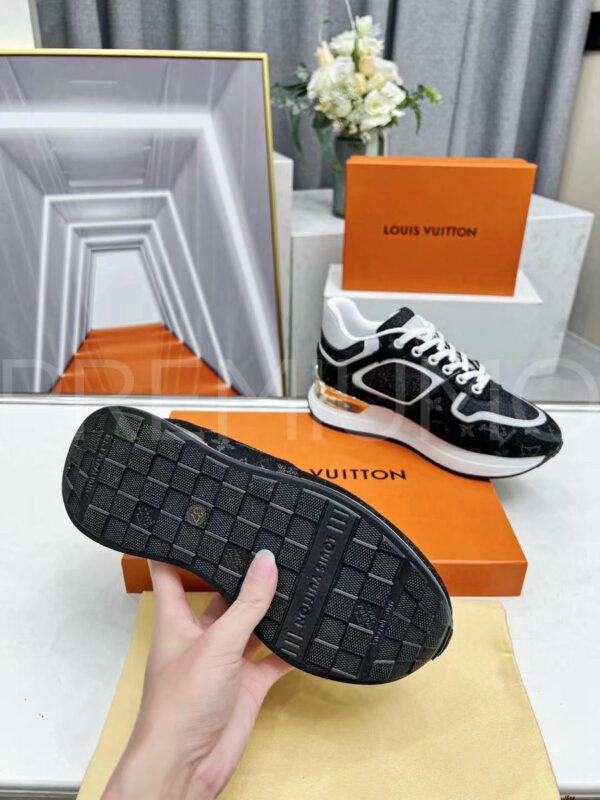 Louis Vuitton Neo Run Away кроссовки PR703964 6