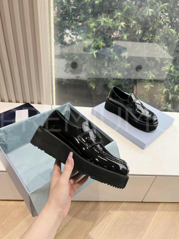 Prada Brushed Leather лоферы PR720484 2