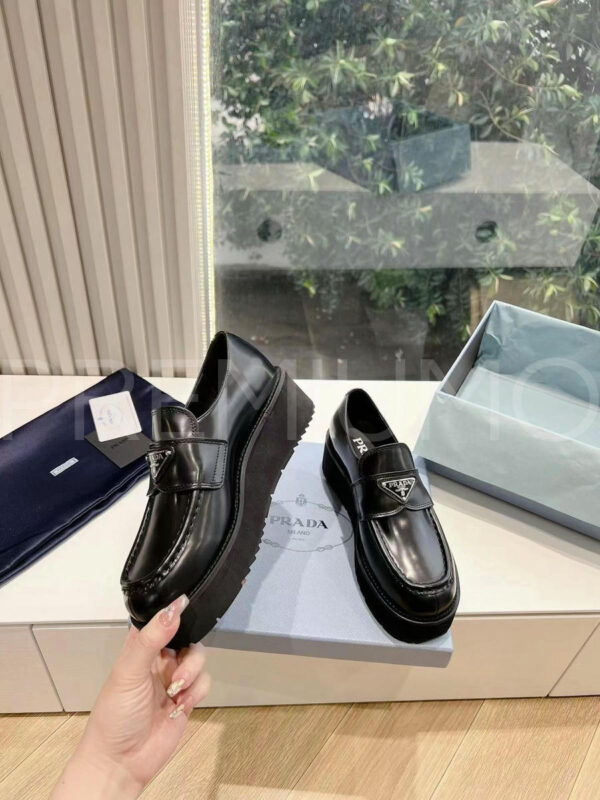 Prada Brushed Leather лоферы PR963220 5