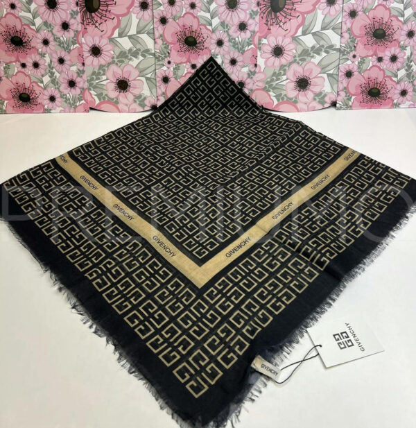 Givenchy платок PR607326