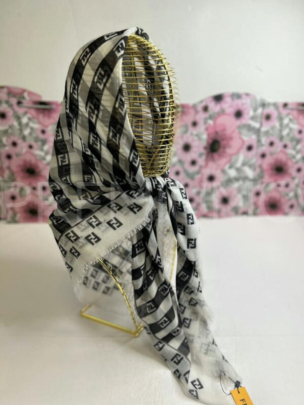 Fendi платок PR443728 2