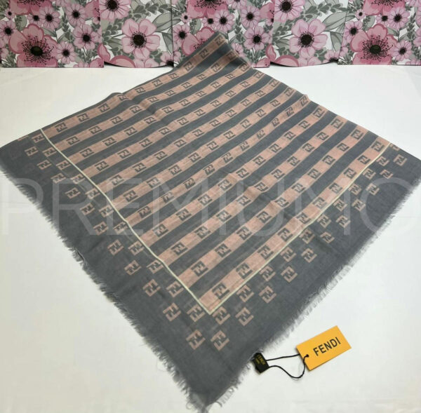 Fendi платок PR437716