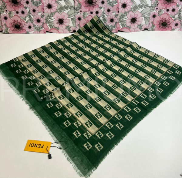 Fendi платок PR653510