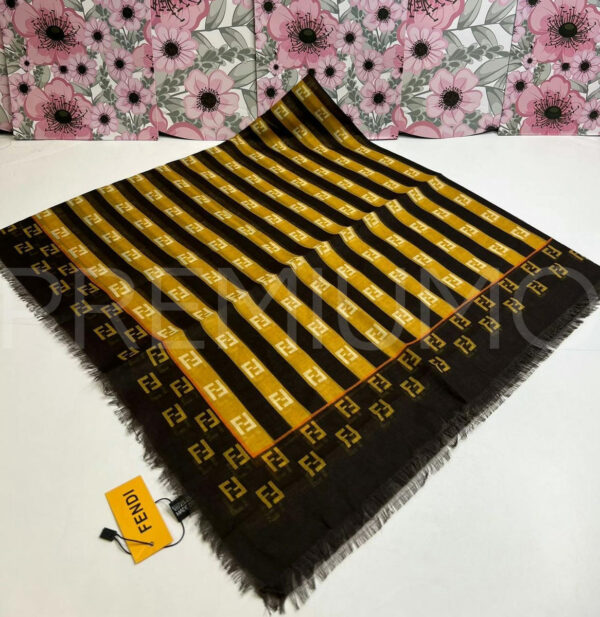 Fendi платок PR912942